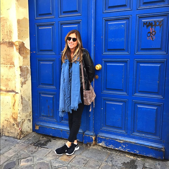 Meet your Posher, Sara - Picture 1 of 1